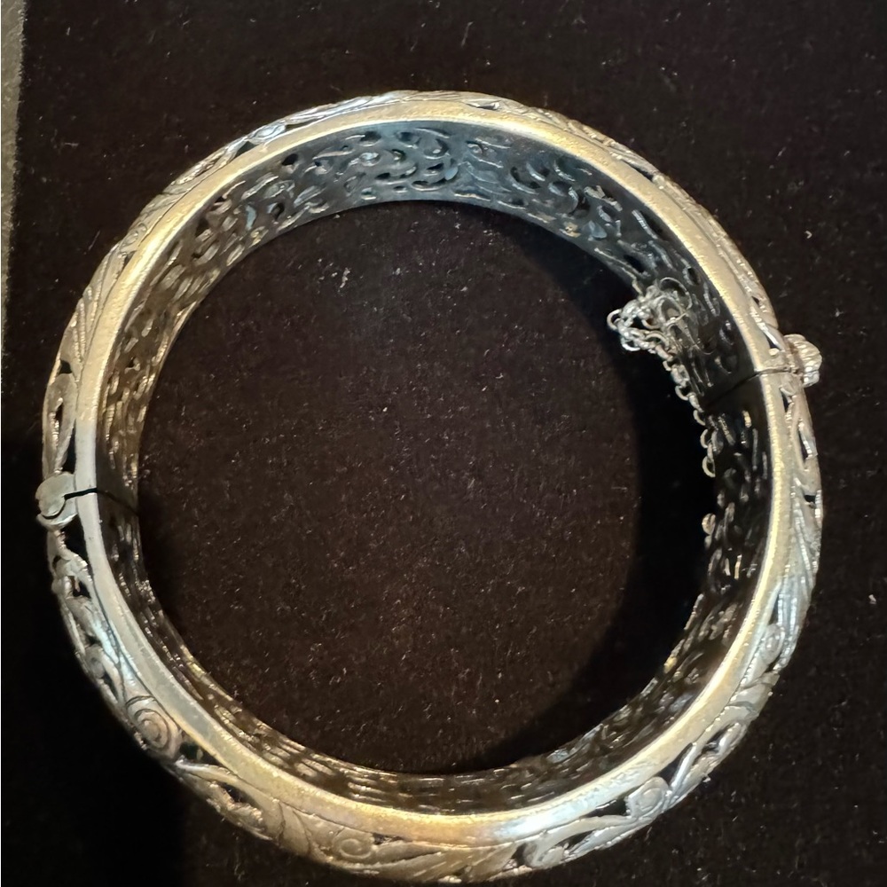 Beautifully handcrafted sterling silver Silpada bangle - Picture 9 of 9